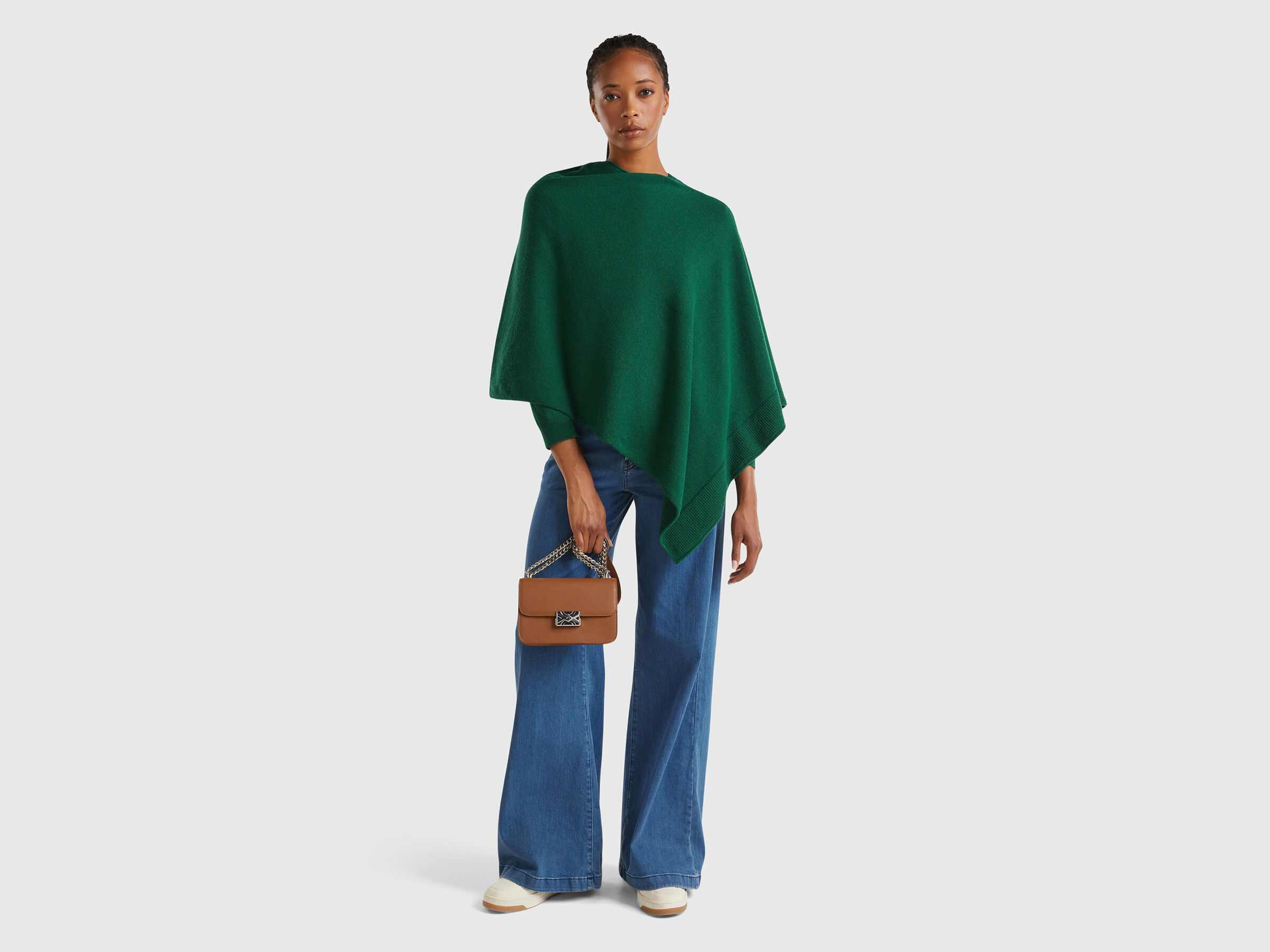CAPE Mujer image number 3
